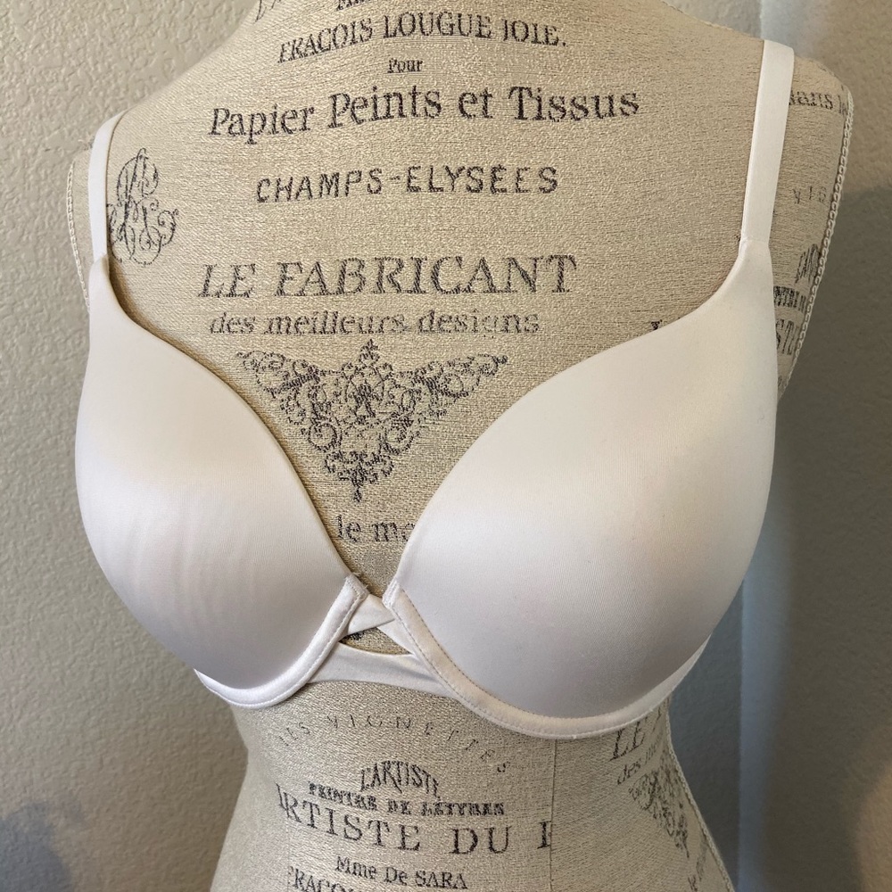Victoria’s Secret push up t shirt bra 34 D NWOT